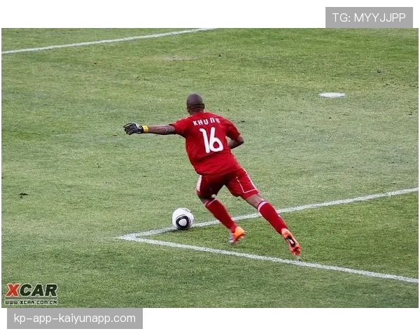 南非球员拼得真凶，全队都燃了，南非足球球员